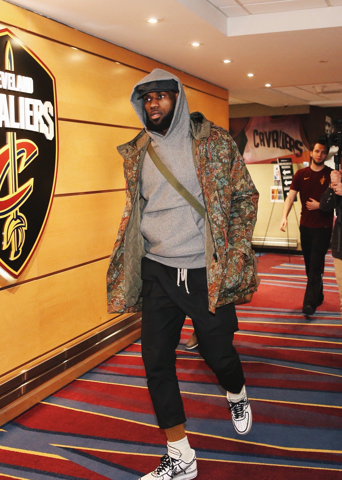 前妻：和布冯离婚后，花了很长时间才接受别人的追求（布冯前妻：离婚后过了很久才愿意接受新的追求）