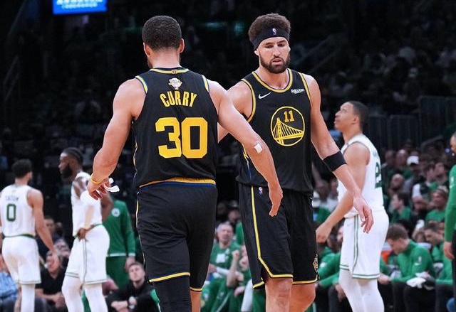 葡体中场西蒙斯：拜仁是支非常强大的球队，我们可以昂首离开（葡萄牙体育中场西蒙斯：拜仁实力强劲，我们可昂首离场）