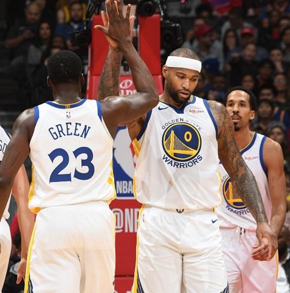 世界杯官方发布直通队伍集结海报：42个国家，同一个梦想（世界杯官宣直通球队集结海报：42国同逐一梦）