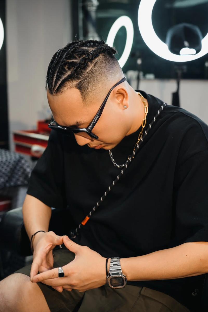 亚马尔点射 巴萨5-3贝蒂斯迎西甲6连胜（巴萨5-3力克贝蒂斯，亚马尔点球建功，西甲豪取六连胜）