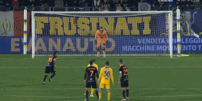 心系老东家，小罗社媒晒照祝贺弗拉门戈巴甲夺冠