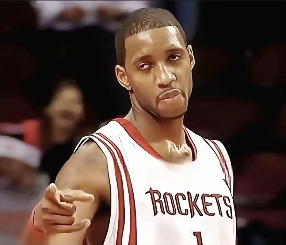 曼联积极追求皇马球星古勒，认为其价值极高，皇马不愿轻易放走，其他俱乐部竞争激烈。（曼联力追皇马新星古勒并高度评价，皇马不愿放行，多队竞争激烈）