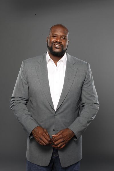 官方：由于场地积水严重，布莱克本vs谢周三比赛腰斩（官方通报：因场地严重积水，布莱克本对阵谢周三的比赛中止）