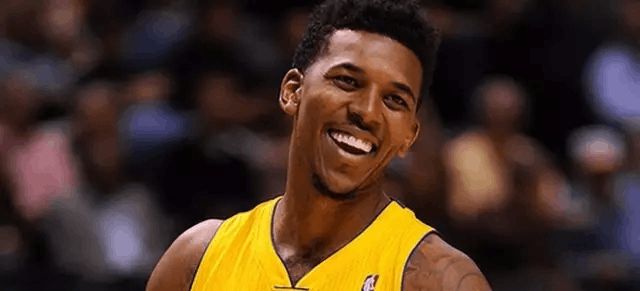 意甲第15轮观赛指南：佛罗伦萨继续力争首胜，罗马科莫强强对决（意甲第15轮前瞻：佛罗伦萨仍冲首胜，罗马与科莫上演强强对话）